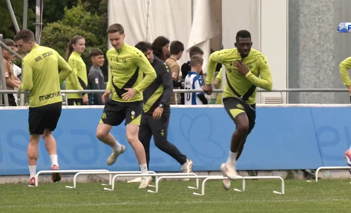 Sesión de recuperación en Zubieta sin los cuatro lesionados