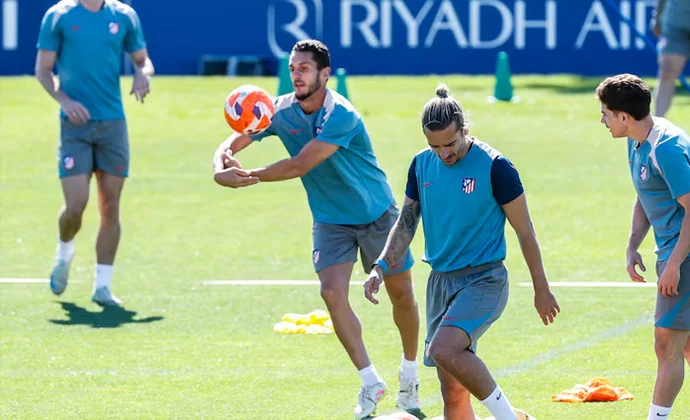 El Atlético se ejercita sin bajas en una suave sesión de recuperación