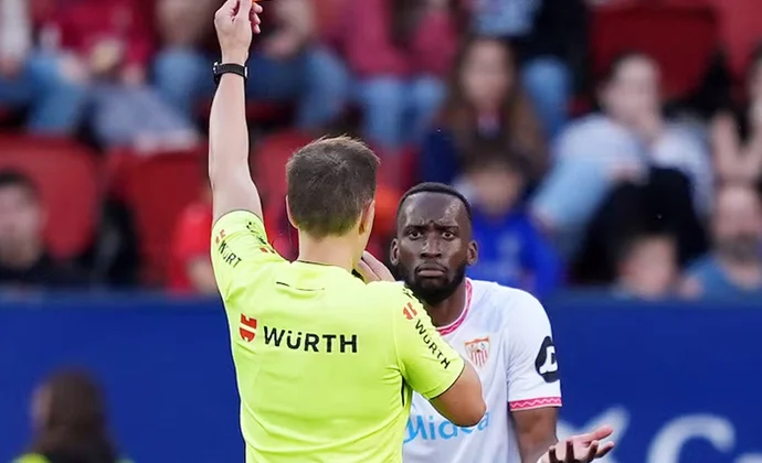 El Sevilla recurrirá la expulsión de Lukebakio de cara a la galería: sabe que no se la van a quitar