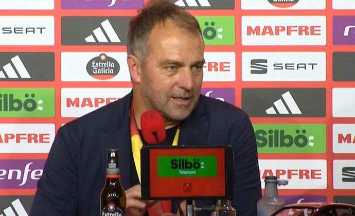 Flick se muestra orgulloso por el título y habla de Koundé, Cubarsí y Ferran