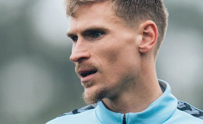 Carl Starfelt se agrava la lesión y se pierde lo que resta de temporada