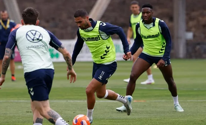 Fabio Silva no estuvo con el grupo este martes, pero puede hacerlo mañana