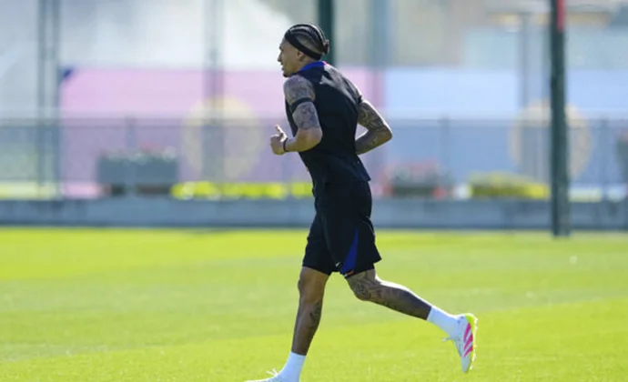 Íñigo, Koundé y Raphinha, con riesgo de quedarse sin minutos en Zorrilla al estar apercibidos antes del Clásico