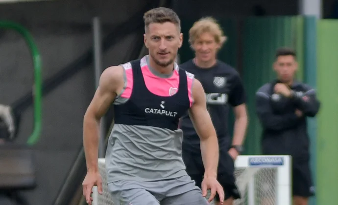 El Rayo se ejercitó este martes con tres jugadores en la enfermería