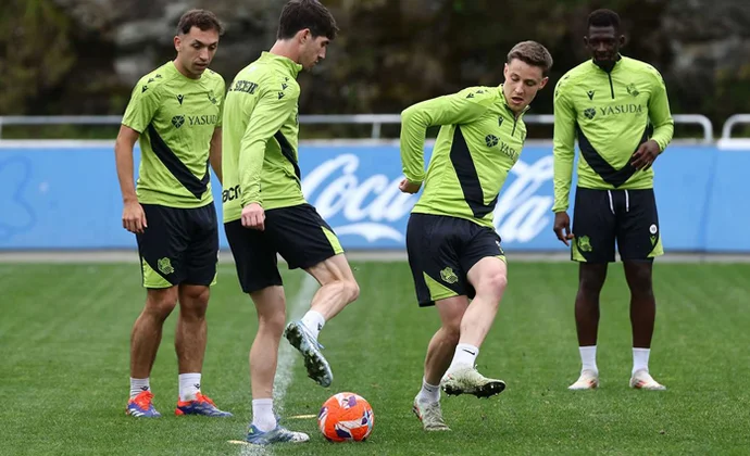 Barrenetxea vuelve a ausentarse y son cinco las bajas