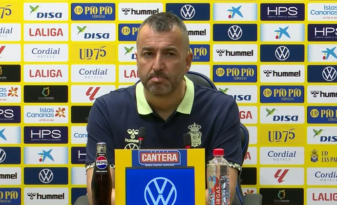 Diego Martínez esconde el estado de Fabio Silva, habla de Javi Muñoz, Januzaj y del Valencia