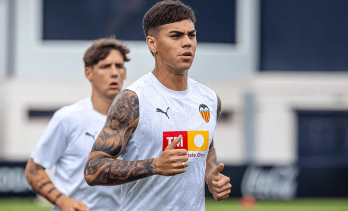 Barrenechea no completó la sesión por molestias en el tobillo y Corberán llama a Alemañ