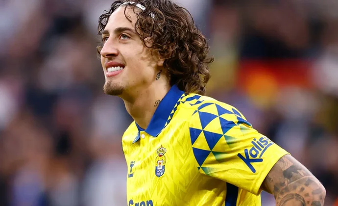 Fabio Silva no llega a tiempo contra el Valencia