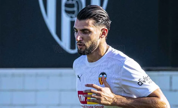 Corberán ensayó once este viernes con Pepelu y Rafa Mir