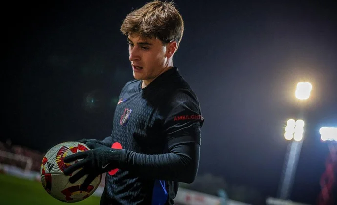 Las 'molestias' de Pablo Torre esconden una cláusula que obligaría al Barcelona a pagar 1M al Racing