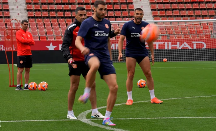 Abel Ruiz vuelve al grupo. Van de Beek y Misehouy, bajas