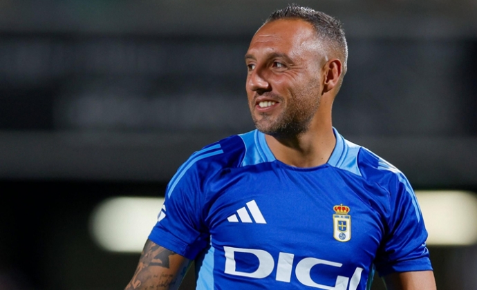 Santi Cazorla, la leyenda que decidió luchar por su tierra