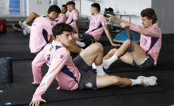 El Espanyol retoma los entrenamientos pendiente de Pol Lozano y El Hilali