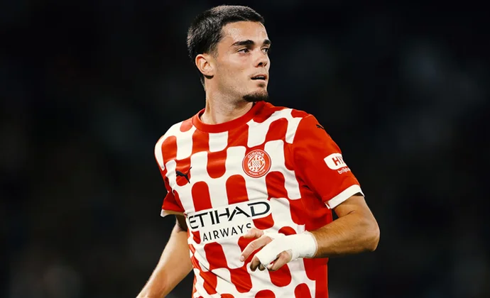 El Girona emite el parte médico de Miguel, Van de Beek y Misehouy