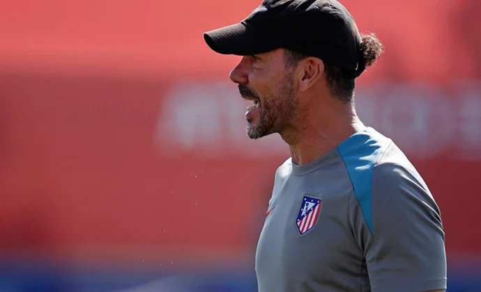 Simeone ensaya con Samuel Lino y Koke, aunque está pendiente de Barrios