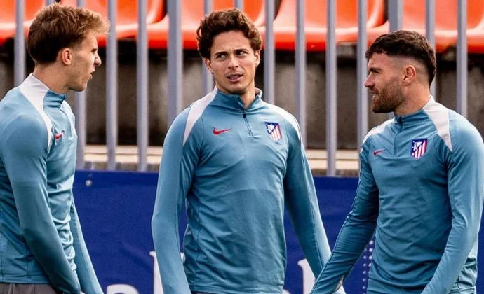 Riquelme vuelve al grupo y Azpilicueta sigue indispuesto