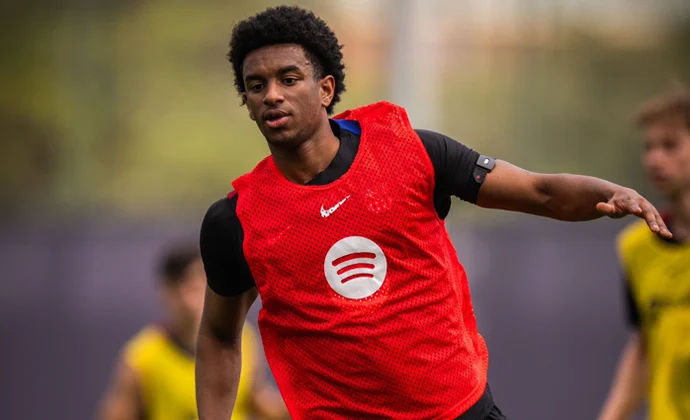 Alejandro Balde completa la sesión del viernes pendiente del alta médica