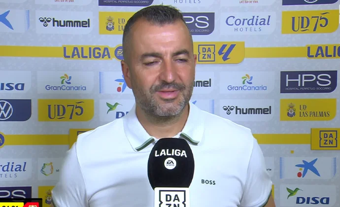 Diego Martínez responde sobre Fabio Silva, Januzaj y Cillessen