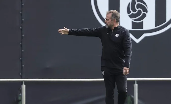 Mundo Deportivo parece tener claro el once de Flick para el Clásico