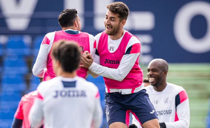 Juanmi, única baja en la sesión previa al partido de Mestalla