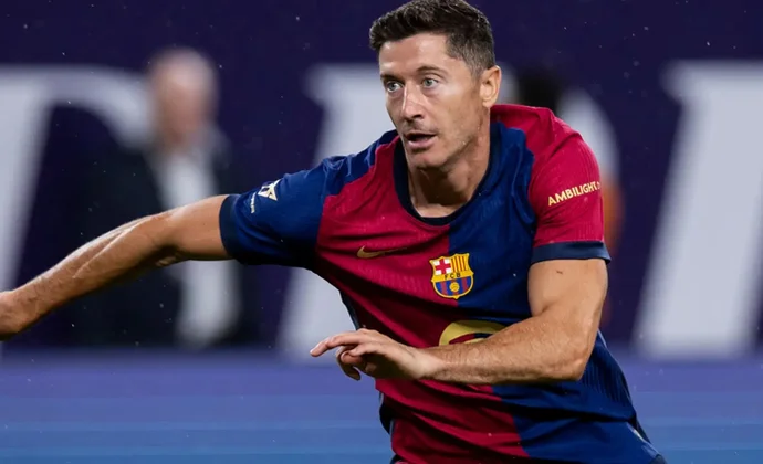 Lewandowski, una sesión por delante y una charla con Flick para convencerle