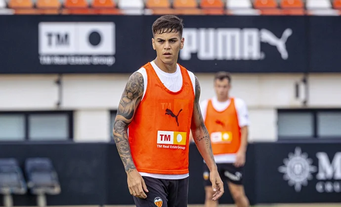 Barrenechea repite con el grupo, Yarek vuelve tras la gestión de cargas y Aarons se ausenta