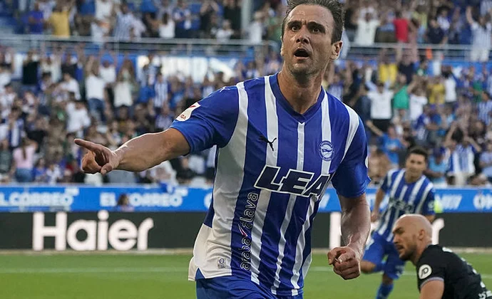 Kike García se quedó sin minutos en San Mamés por un tema físico