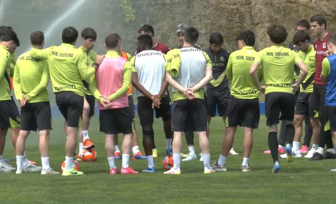 La Real Sociedad retoma los entrenamientos sin Aguerd