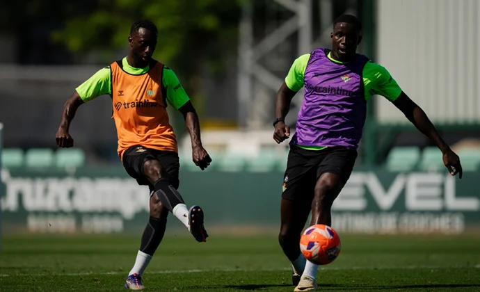El Betis retoma los entrenamientos sin los cuatro lesionados