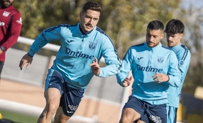 El Leganés empieza la semana pendiente del estado físico de Juan Cruz