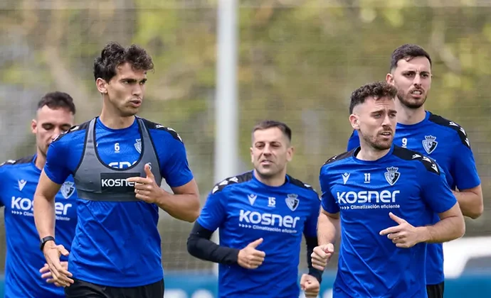 Moncayola, única baja en la vuelta al trabajo en Tajonar