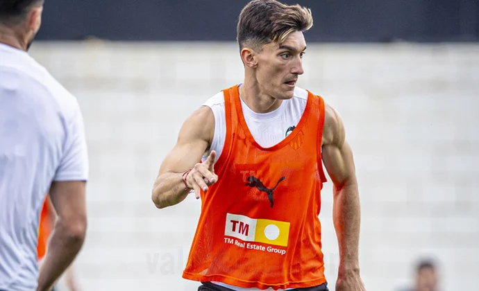 Pepelu y Aarons empiezan la semana con el grupo. Almeida eleva las precauciones