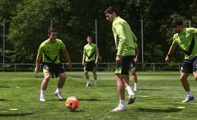 Zakharyan sigue con el grupo e Imanol tiene tres bajas