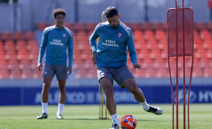 Barrios guarda reposo y apunta a baja contra el Betis