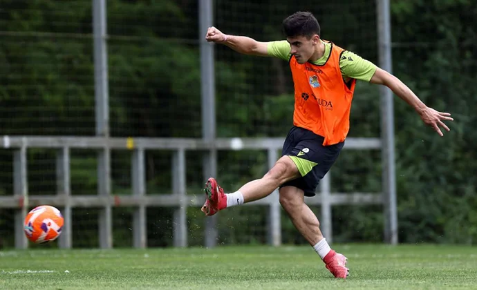 Zakharyan sigue entrenando sin lesionarse, mientras Aguerd, Becker y Oskarsson continúan al margen