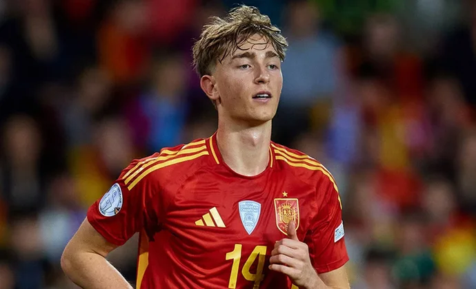 El Real Madrid hace oficial el fichaje de Dean Huijsen por 59.3M de euros