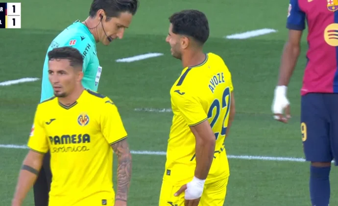 Ayoze Pérez se retira lesionado del partido en Barcelona