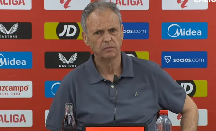 Caparrós critica el arbitraje, el VAR y la reglamentación que limita la alineación de fichas B