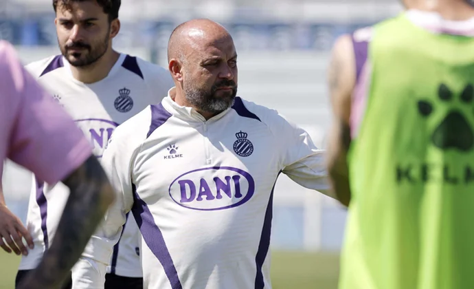 Manolo prepara la final por la permanencia sin Kumbulla ni Oliván