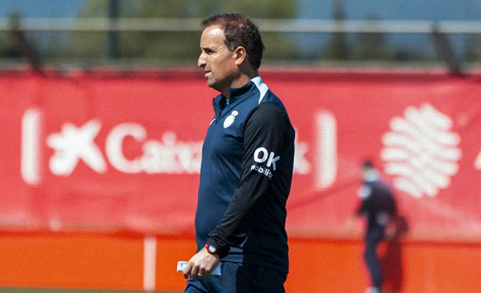 Leo Román, Asano, Abdón y Maffeo, bajas en el entrenamiento de este miércoles