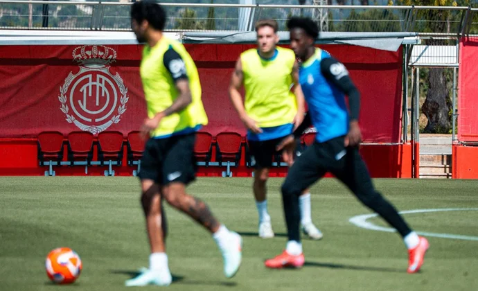 Leo Román se somete a pruebas y está casi descartado