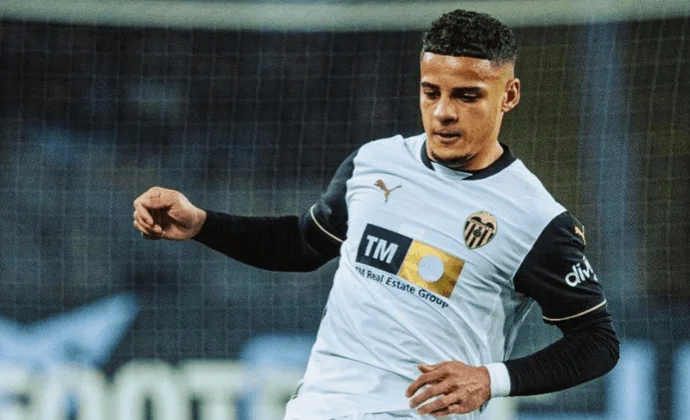 Max Aarons finaliza su cesión en el Valencia y regresa al Bournemouth