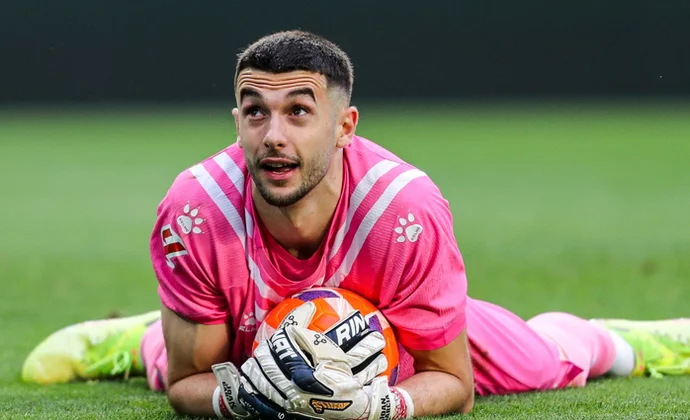 El Barcelona negocia el fichaje de Joan García y su cesión al Valencia, según SER Catalunya