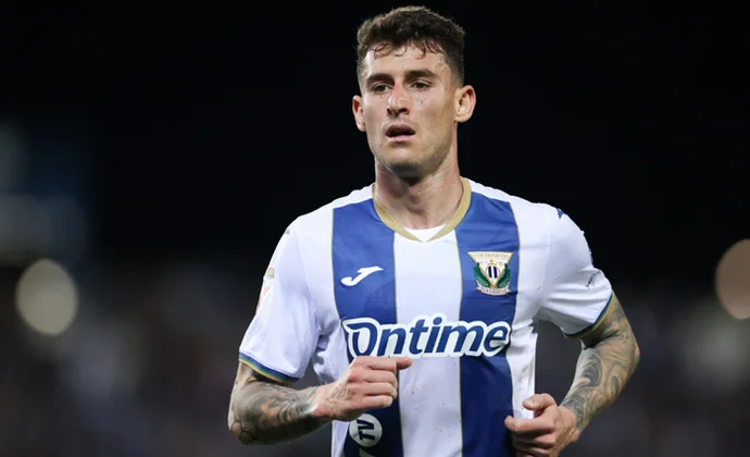 El Valencia presenta su oferta a Dani Raba e inicia las negociaciones