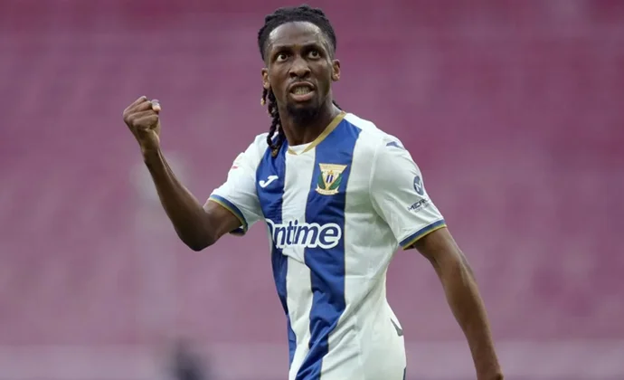 Neyou acepta la oferta del Valencia y espera el OK de Peter Lim