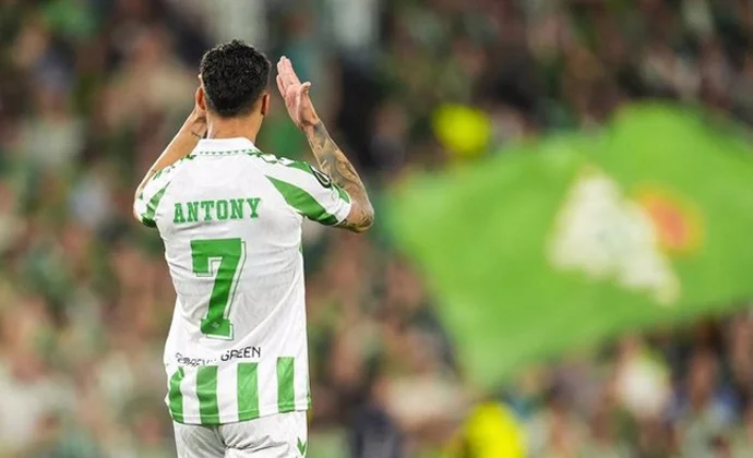 Antony se despide del Betis y regresa al Manchester United