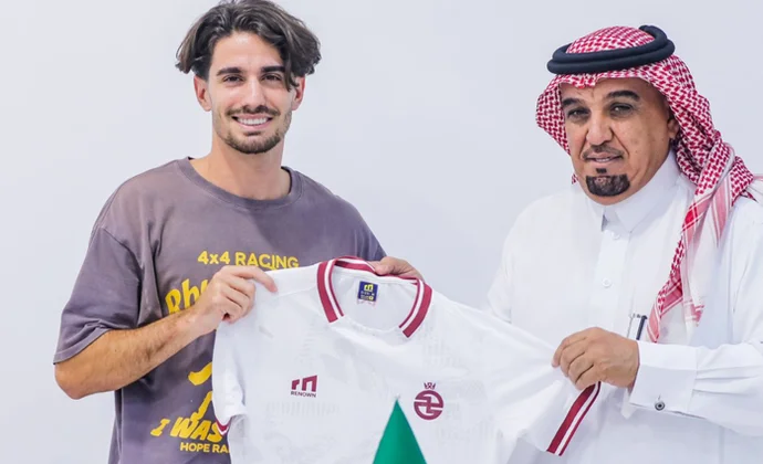 El Betis negocia la venta de Álex Collado por 2.5M