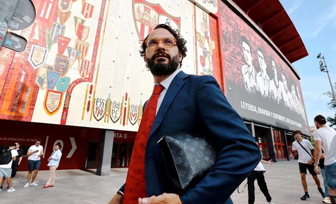 El Sevilla estudia despedir a Víctor Orta e incorporar un nuevo director deportivo