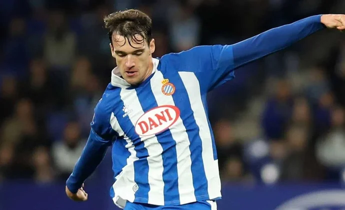 Urko González vuelve a la Real Sociedad tras su cesión en el Espanyol