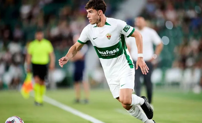 Yago Santiago empezará la temporada del regreso a Primera lesionado